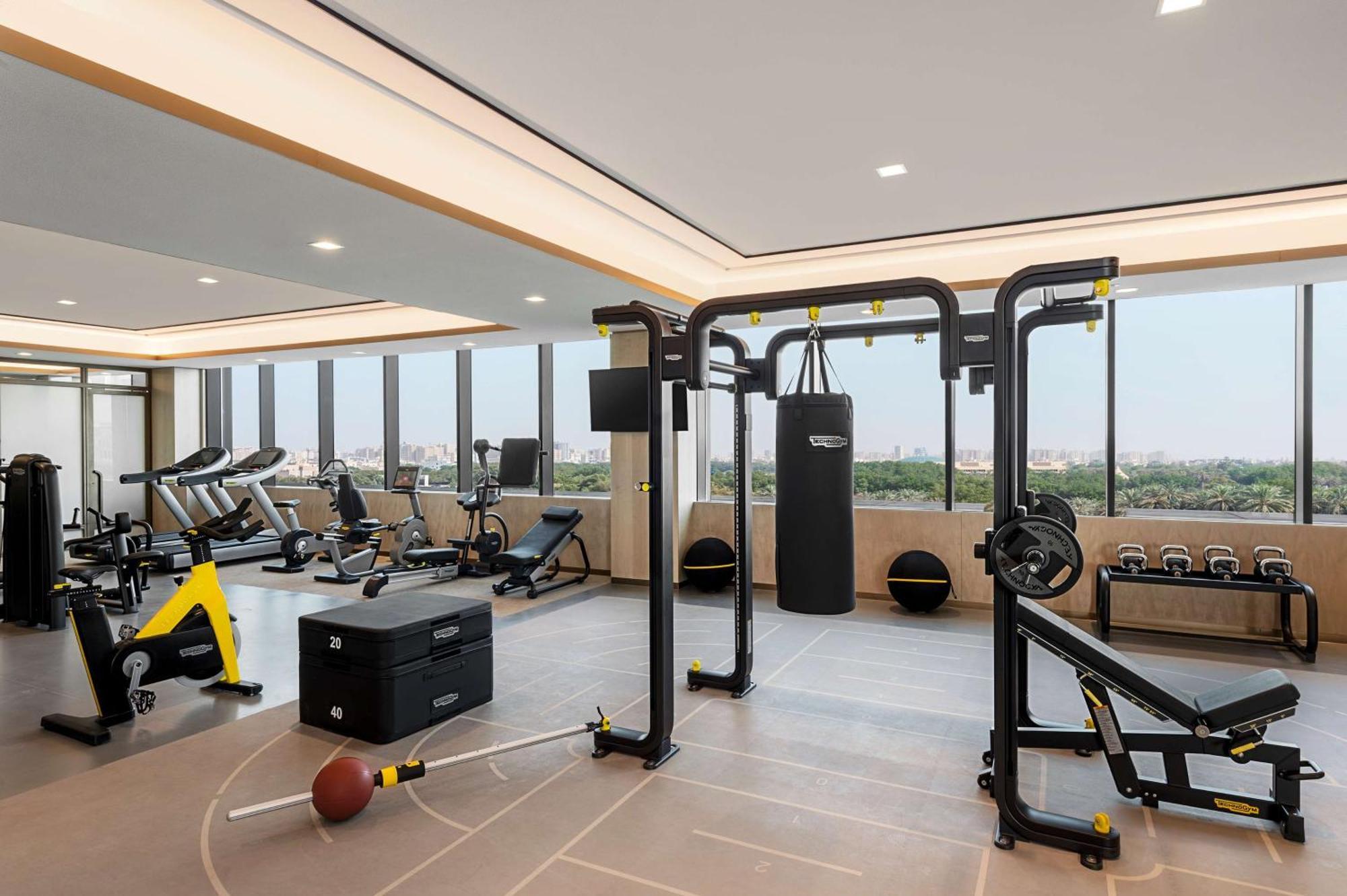 Waldorf Astoria Kuwait Hotel Kuwait City Exterior photo A gym in a hotel